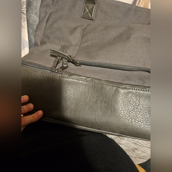 Grace and lace weekender duffle bag brand new never used with tags - Picture 13 of 14